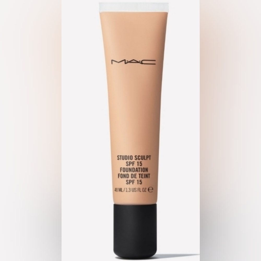 MAC NC37 Studio Sculp SPF 15 Foundation NC37 1.3oz NWT